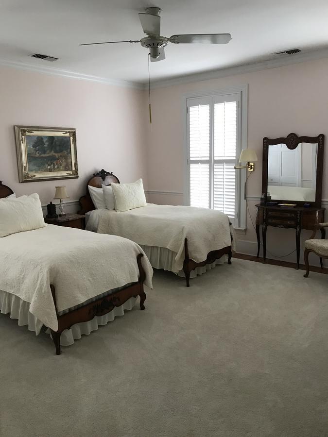 أننيستون Springwood Inn الغرفة الصورة